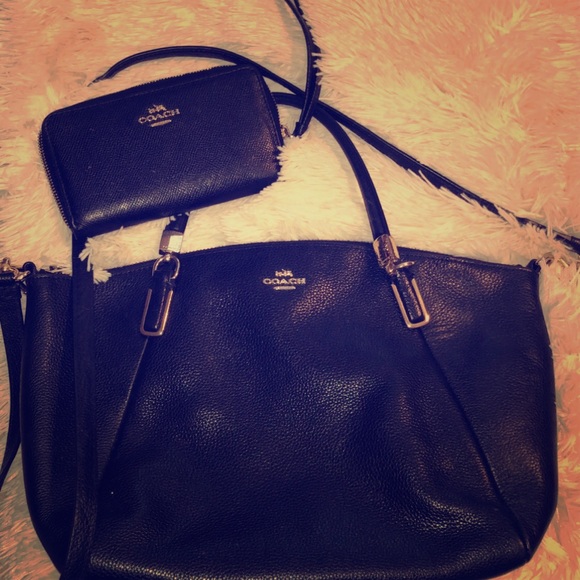 Coach Handbags - Authentic Coach Purse and Wallet